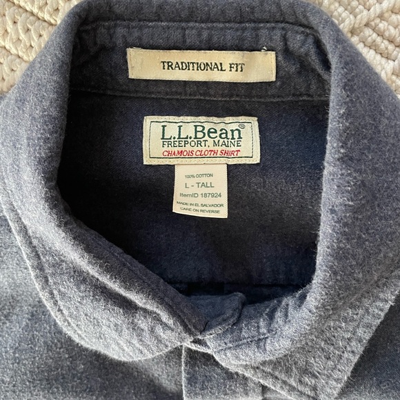 L.L. Bean Men's Chamois Navy Shirt - Picture 2 of 3